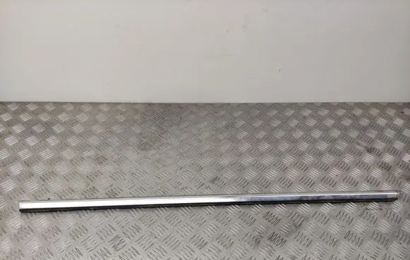 Mercedes-Benz E C207 W207 Front door glass trim molding A2077250162