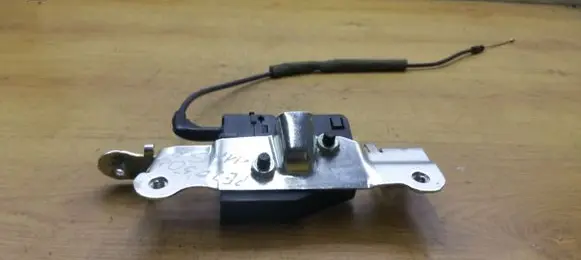 Peugeot 508 Seat back rest lock catch 