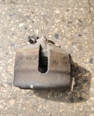 Skoda Octavia Mk2 (1Z) Front brake caliper DE582