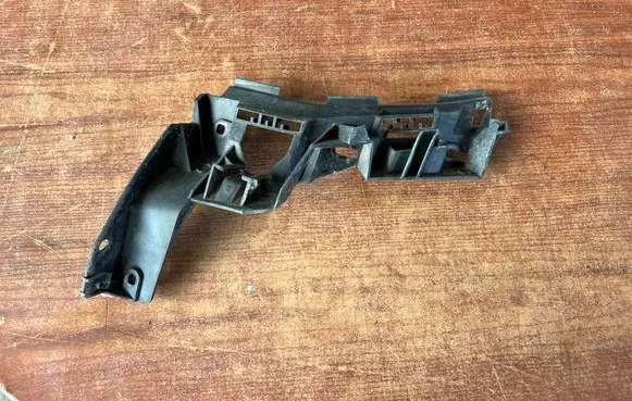 Volkswagen Golf Plus Bumper support mounting bracket corner 5M0807376