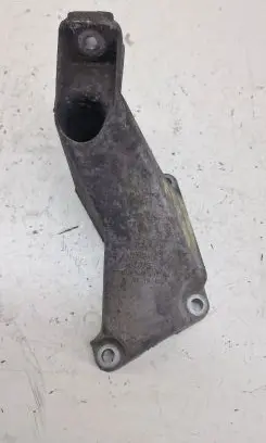 Audi A4 S4 B6 8E 8H Engine mounting bracket 8E0199307A