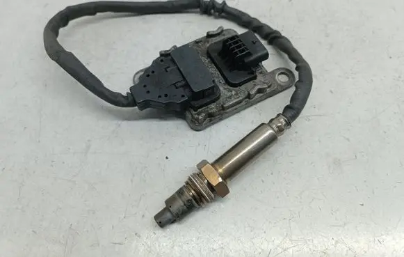 Mercedes-Benz E W213 Lambda probe sensor A0009057108 0009057108