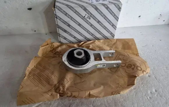 Fiat Tipo Engine mount bracket 52078934 68382131AA