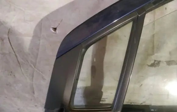 Opel Agila B Front door vent window glass four-door as2