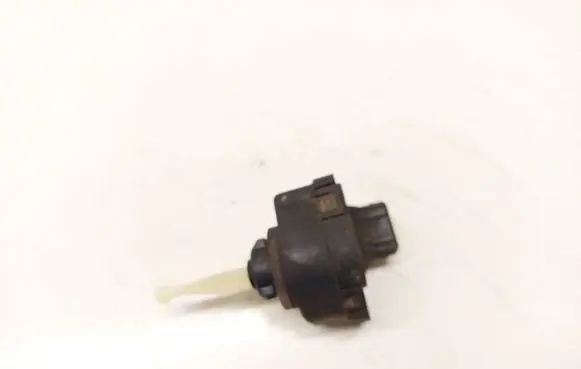 Audi A4 S4 B5 8D Headlight level adjustment motor 0307852315