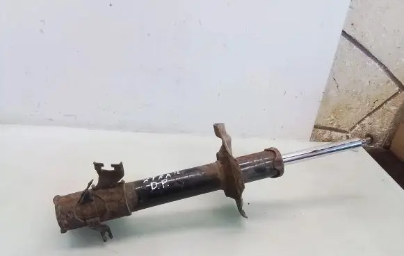 Nissan X-Trail T30 Front shock absorber/damper