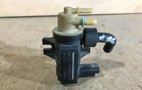 Peugeot 508 Turbo solenoid valve 9677363880 70230003