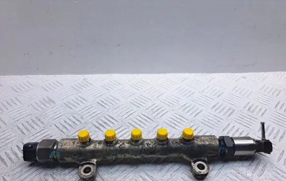 Toyota Avensis T250 Fuel main line pipe 238100R020 8945860010