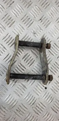 Mitsubishi L200 Rear differential mounting bracket 