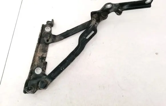 Subaru Legacy Tailgate/trunk/boot hinge