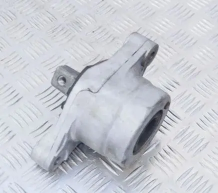 Maserati Ghibli Engine mount bracket
