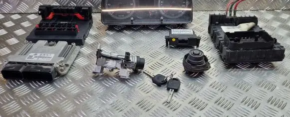 Volkswagen Caddy Engine ECU kit and lock set 03G906021CG 0281012746 2K0920843C
