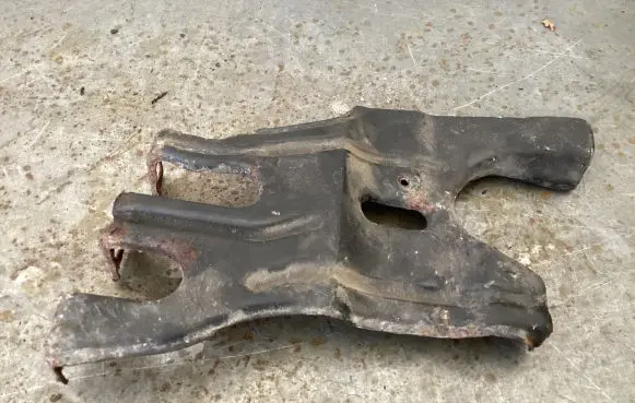 Mercedes-Benz C W203 Radiator mount bracket