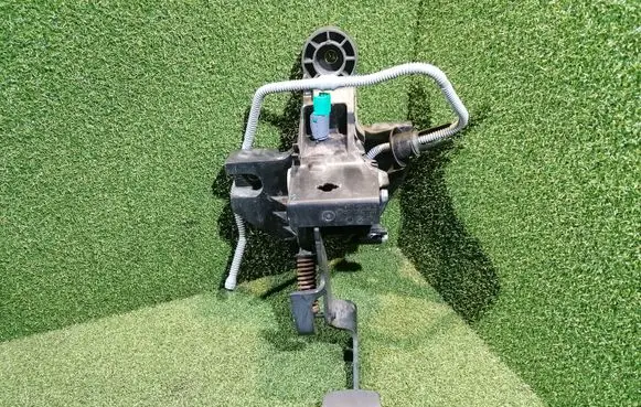 Clutch pedal