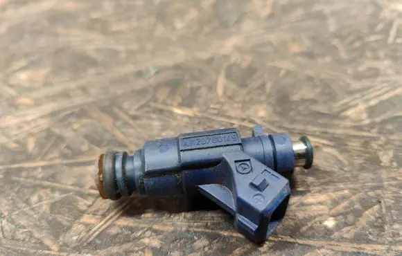 Mercedes-Benz ML W163 Fuel injector A1120780149