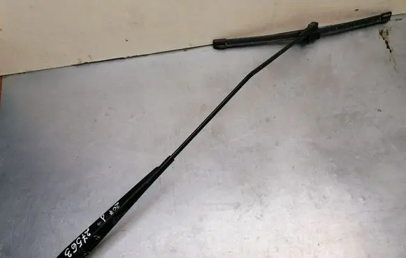 Peugeot 207 Front wiper blade arm