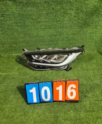 Toyota Yaris XP210 Headlight/headlamp 