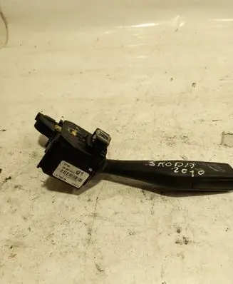 Skoda Octavia Mk2 (1Z) Indicator stalk 1K0953513E 01103510 10351000056042