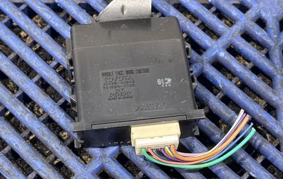 Toyota C-HR I Door central lock control unit/module 8597048040 0515004380
