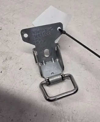 Volvo S60 Tie down hook / loop 31332445