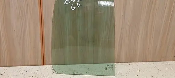 Rear vent window glass