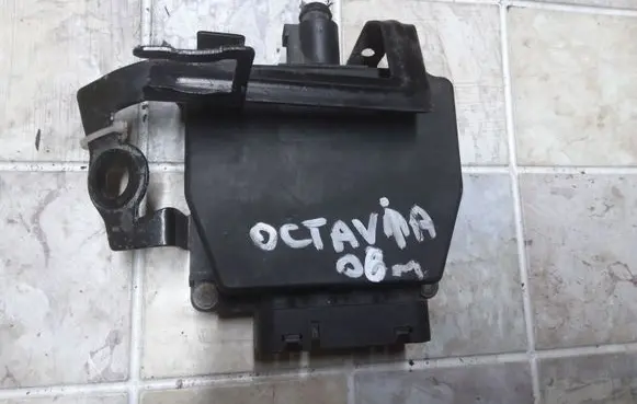 Skoda Octavia Mk2 (1Z) Turbo solenoid valve 1K0906279B
