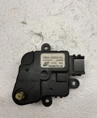 Volkswagen Sharan A/C air flow flap actuator/motor 7M3907511A