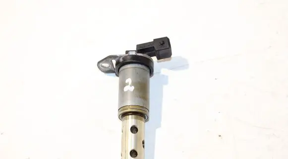 BMW 5 E60 E61 Camshaft vanos timing valve 7516293