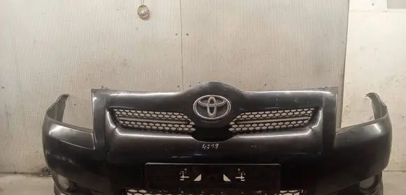 Toyota Corolla Verso AR10 Front bumper 