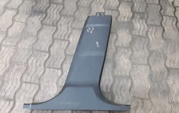BMW 5 F10 F11 (B) pillar trim (top) 9116352 52107010