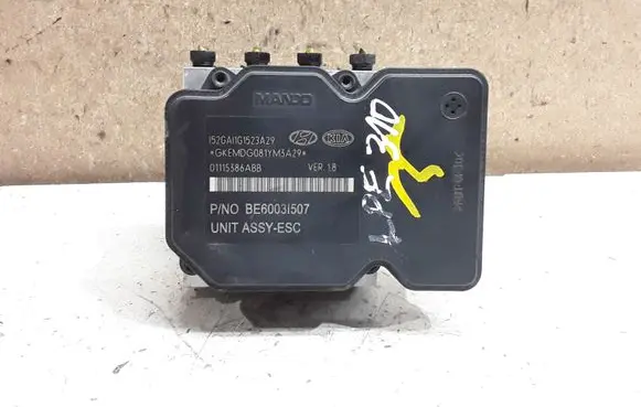 Hyundai i40 ABS Pump 589203Z570