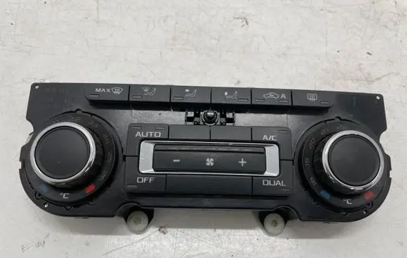 Skoda Octavia Mk3 (5E) Climate control unit 3T0907044CD