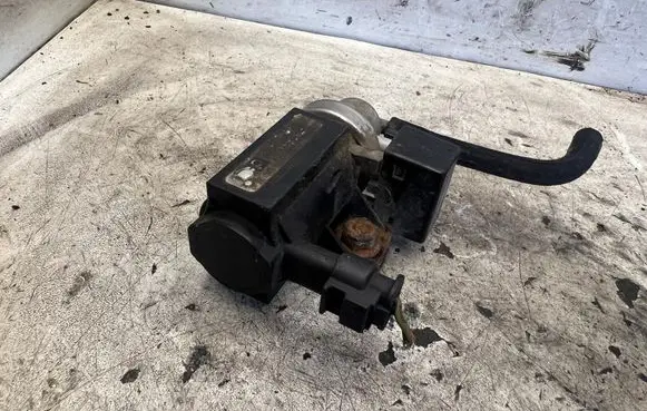 Mercedes-Benz Vito Viano W639 Turbo solenoid valve 700262020