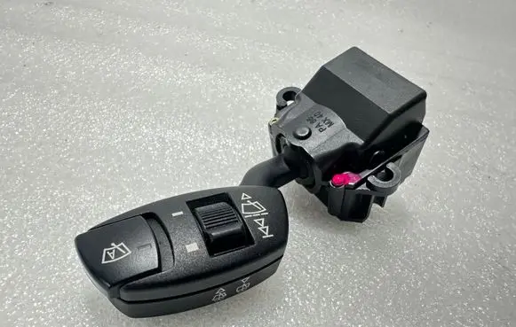 BMW 5 E60 E61 Wiper control stalk 6924107 01206110 281004061