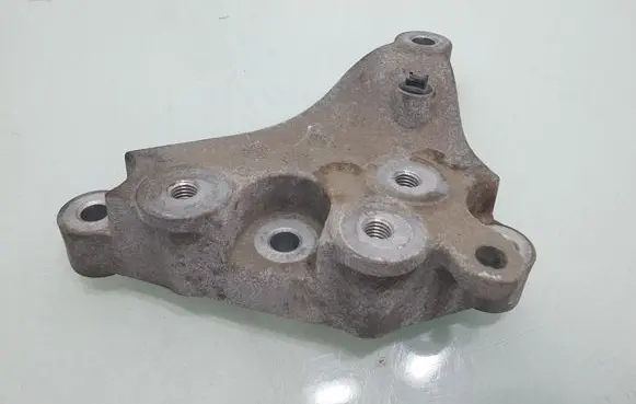 Jeep Compass Gearbox mounting bracket P68253040AA