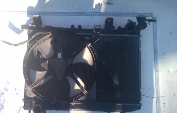 Nissan Almera Radiator cooling fan shroud