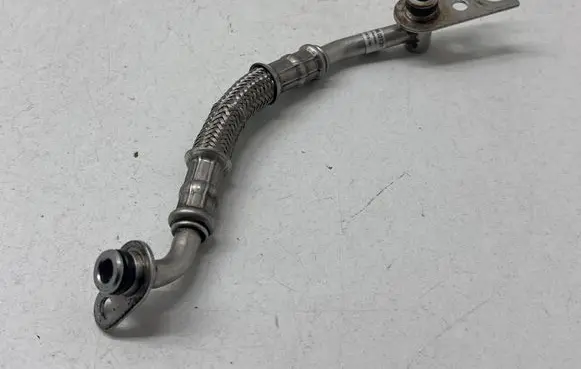 Porsche Macan (95B) Turbo turbocharger oiling pipe/hose 94610602731