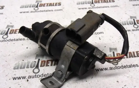 Honda CR-V Headlight washer pump 