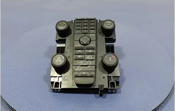 Volvo V50 Climate control unit 8697155