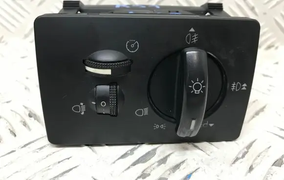 Ford Focus C-MAX Light switch 498610