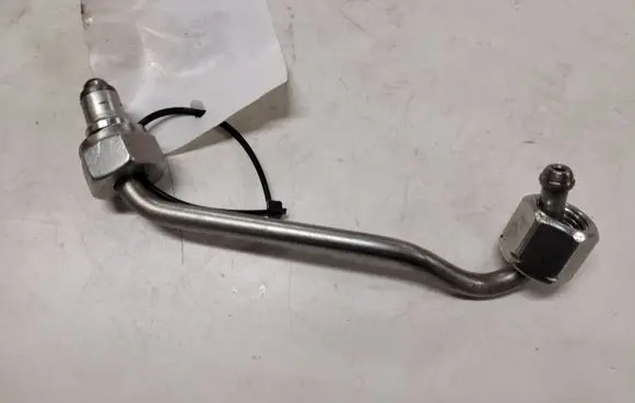 BMW X6 E71 Fuel injector supply line/pipe 