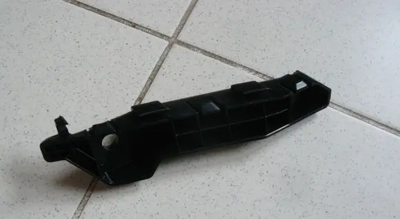 Hyundai Santa Fe Front bumper mounting bracket 865152B000