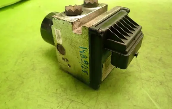Volkswagen PASSAT B6 ABS Pump
