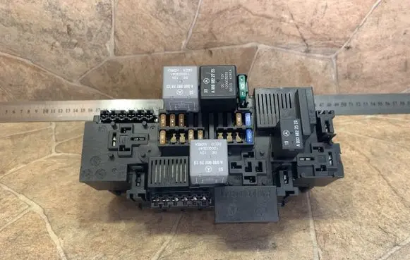 Mercedes-Benz C W205 Fuse module A2229063202