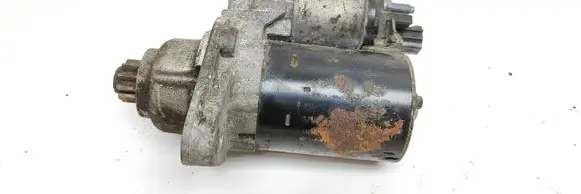 Volkswagen Golf VI Starter motor 0001120490 0001120410