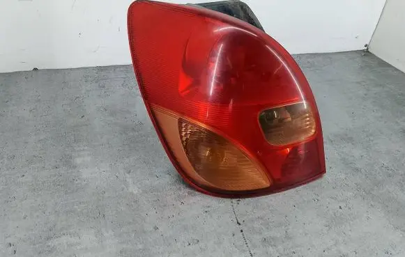 Toyota Corolla Verso E121 Rear/tail lights 1827