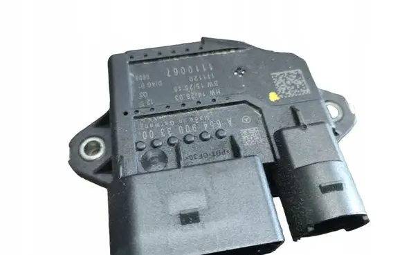 Mercedes-Benz C W205 Glow plug pre-heat relay 6549003300