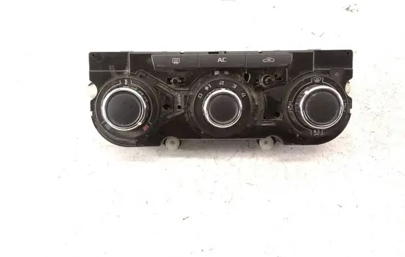 Skoda Octavia Mk2 (1Z) Climate control unit 3T0820047AB