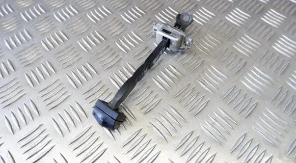 Honda CR-V Rear door check strap stopper