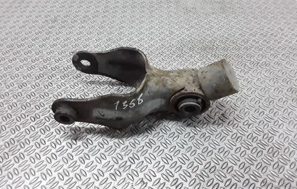Peugeot 307 Gearbox mounting bracket